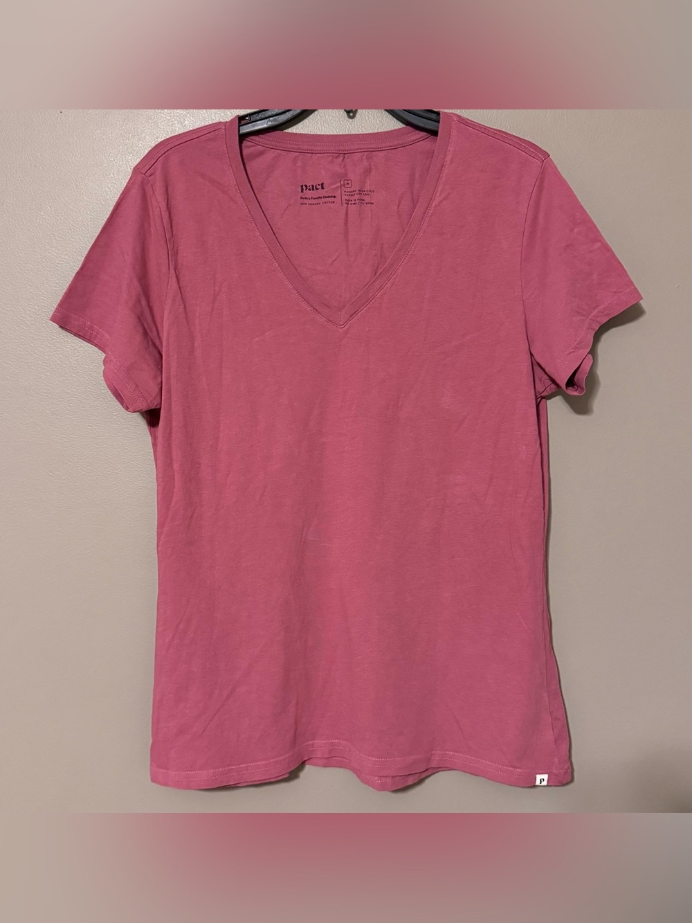 PACT Organic Cotton Short Sleeve V Neck T-shirt
Mauve Pink Women’s Medium
